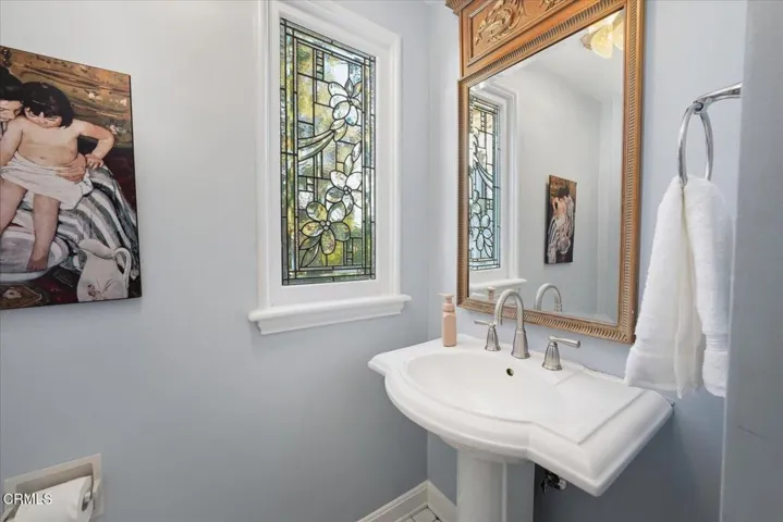 25-Bathroom