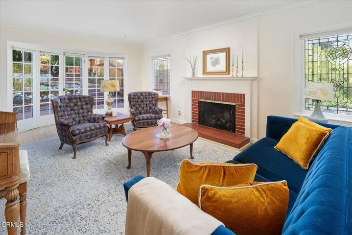 09-Living Room