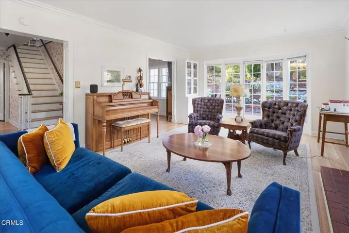 10-Living Room