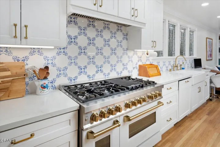 23-Kitchen
