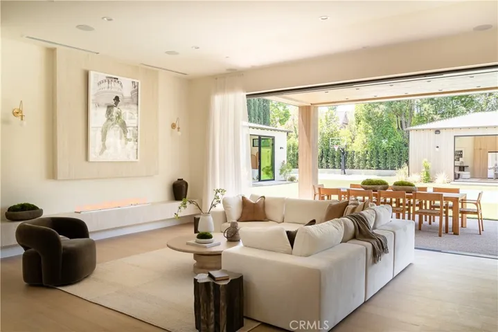 5421 Bothwell, Tarzana, California 91356