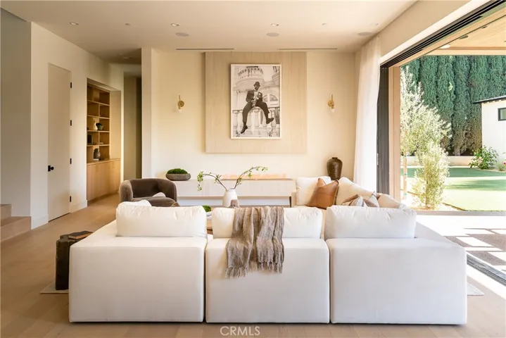5421 Bothwell, Tarzana, California 91356