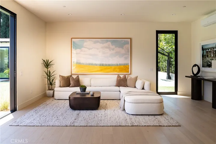 5421 Bothwell, Tarzana, California 91356