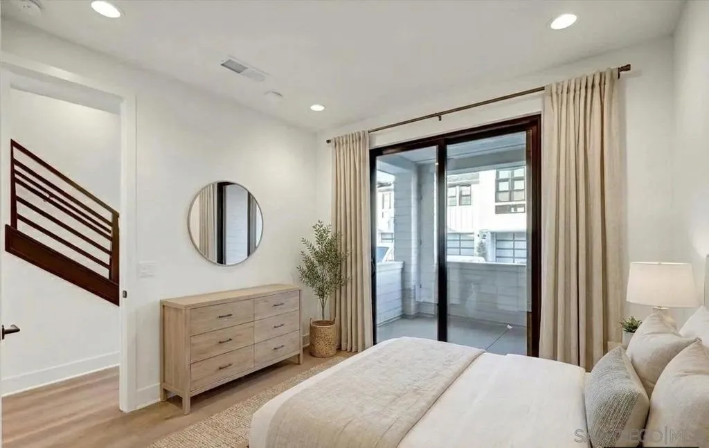 https://zimg.paragon.ice.com/ParagonImages/Property/PA/SDMLS/260014654/18/120/90/f52191512efe06f20c8c2c3cd7d11aa2/3/aa77dc36586fe1626b328cc3ec63dbd4/260014654-EFF6B1E9-9E1E-400B-8402-8E7C49868434.JPG