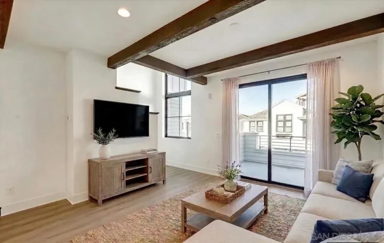 https://zimg.paragon.ice.com/ParagonImages/Property/PA/SDMLS/260014654/11/120/90/a8864b8223e6bedb8584efc577982289/3/aa77dc36586fe1626b328cc3ec63dbd4/260014654-3140F1B0-C476-4E1E-B94E-2084C5A0EFC7.JPG