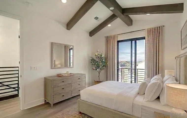 https://zimg.paragon.ice.com/ParagonImages/Property/PA/SDMLS/260014654/14/120/90/daa8647a775d6a986a7f5160dd83421d/3/aa77dc36586fe1626b328cc3ec63dbd4/260014654-E3C6444E-B767-4749-9C89-B60EED725231.JPG