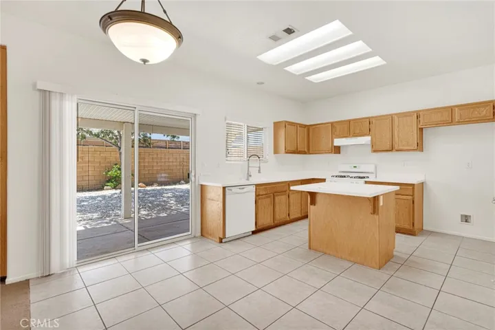 13085 Camden, Victorville, California 92392
