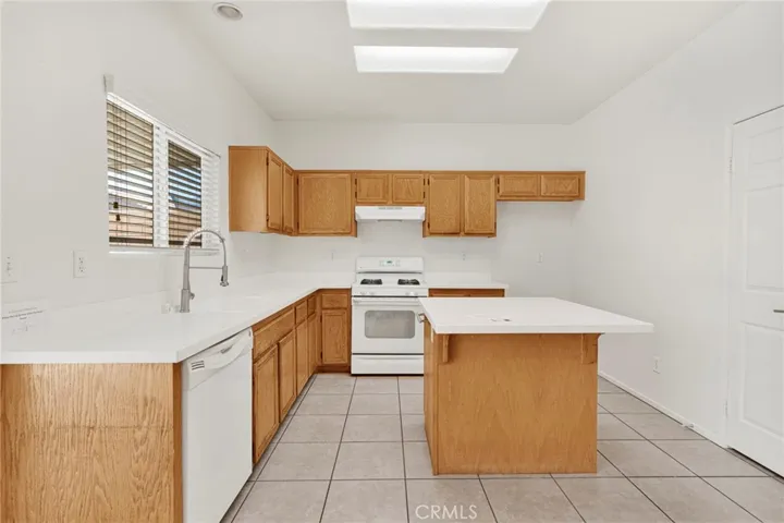 13085 Camden, Victorville, California 92392