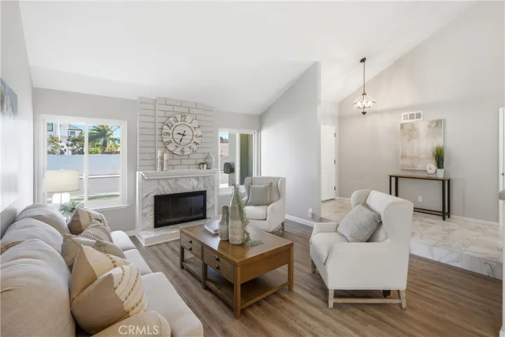 6921 Garden Circle, Huntington Beach, California 92648