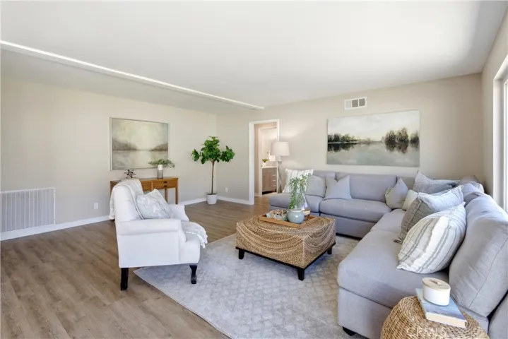 6921 Garden Circle, Huntington Beach, California 92648