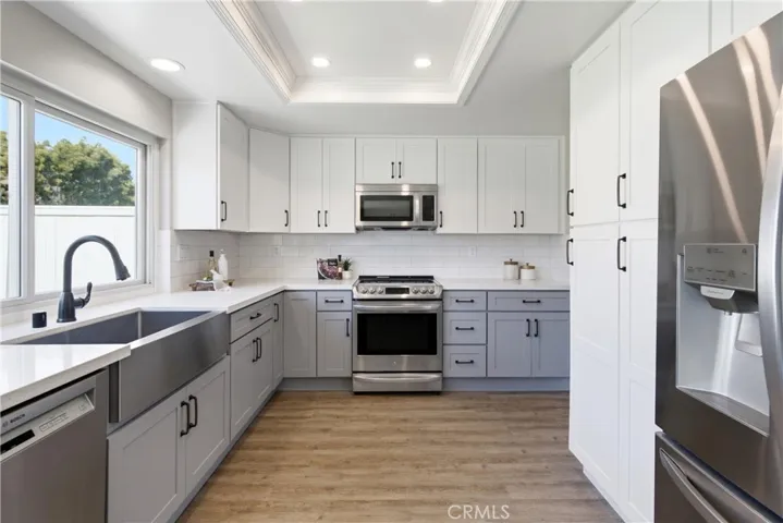 6921 Garden Circle, Huntington Beach, California 92648