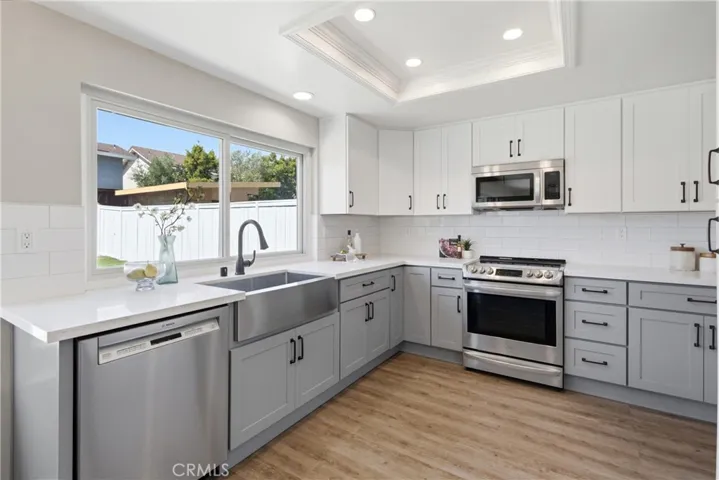 6921 Garden Circle, Huntington Beach, California 92648