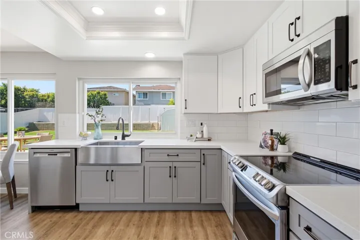 6921 Garden Circle, Huntington Beach, California 92648