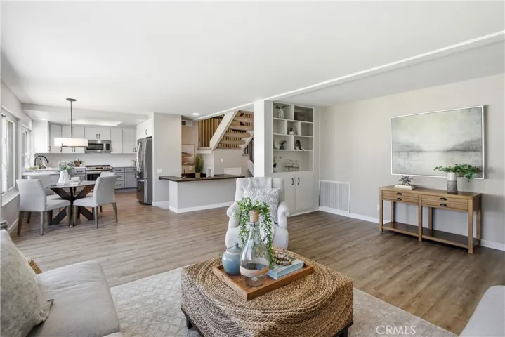 6921 Garden Circle, Huntington Beach, California 92648