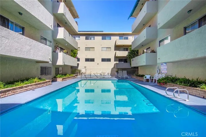 5400 Lindley Avenue 101, Encino, California 91316