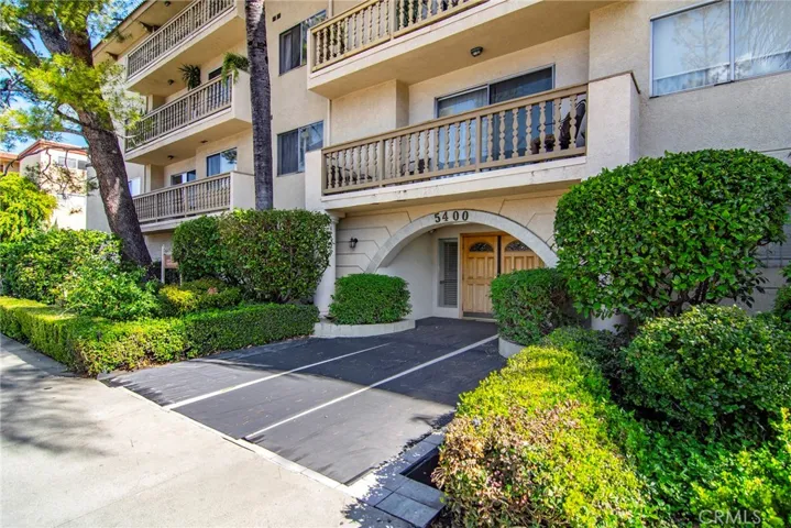 5400 Lindley Avenue 101, Encino, California 91316