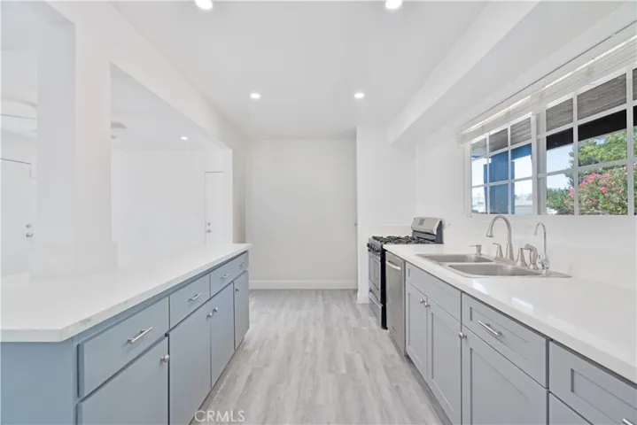 1039 W Avenue J-14, Lancaster, California 93534