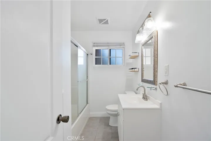 1039 W Avenue J-14, Lancaster, California 93534