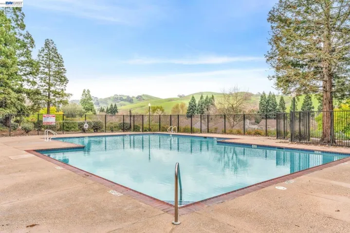 690 Glasgow Cir, Danville, California 94526
