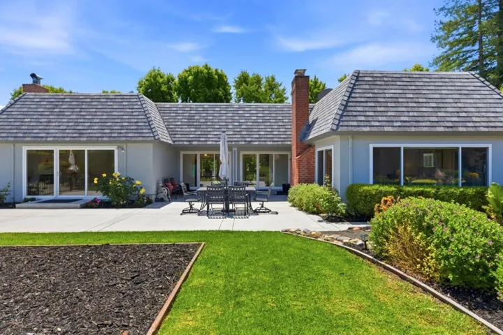 2140 Carmelita Avenue, Hillsborough, California 94010
