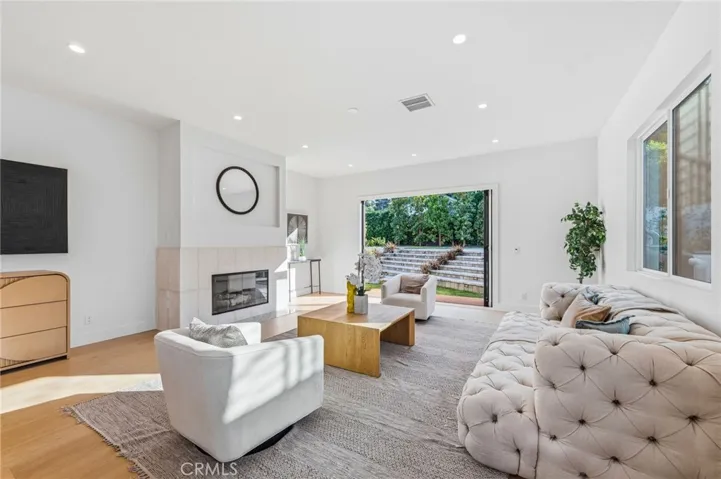 5110 Orange, Los Angeles, California 90008