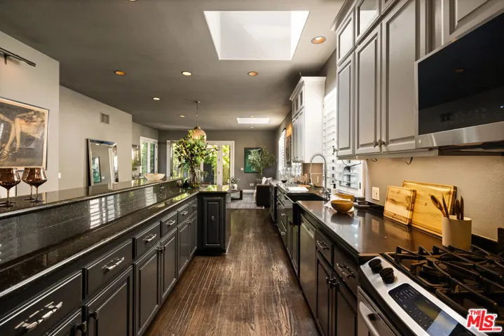 11717 Landale Street, Studio City, California 91607