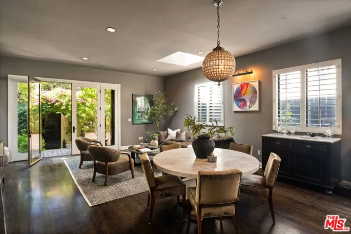 11717 Landale Street, Studio City, California 91607