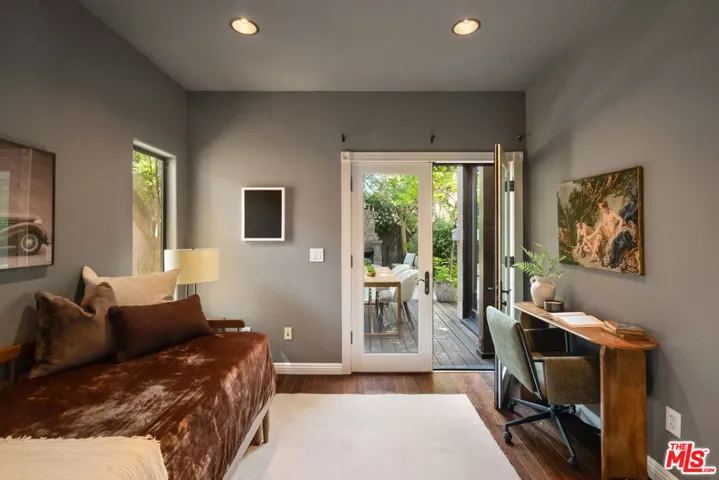11717 Landale Street, Studio City, California 91607