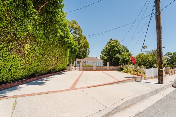 4334 Pennsylvania Avenue, La Crescenta, California 91214