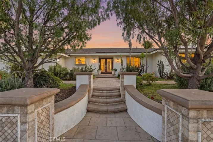 1110 E Meats Avenue, Orange, California 92865