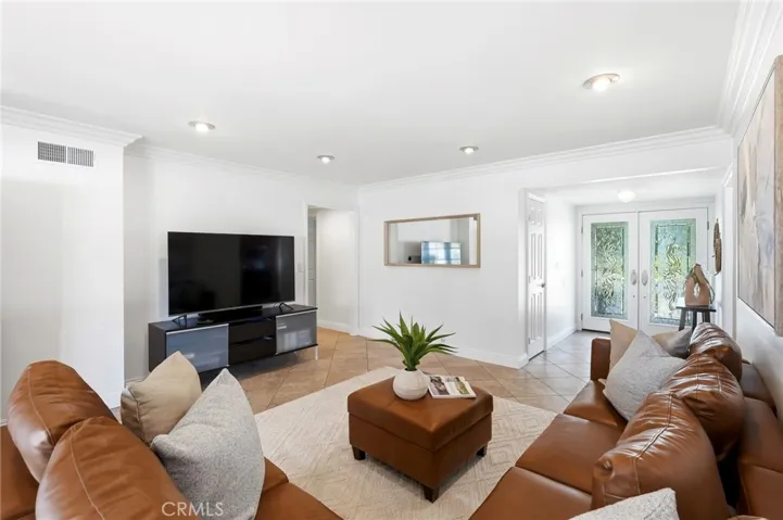 1110 E Meats Avenue, Orange, California 92865
