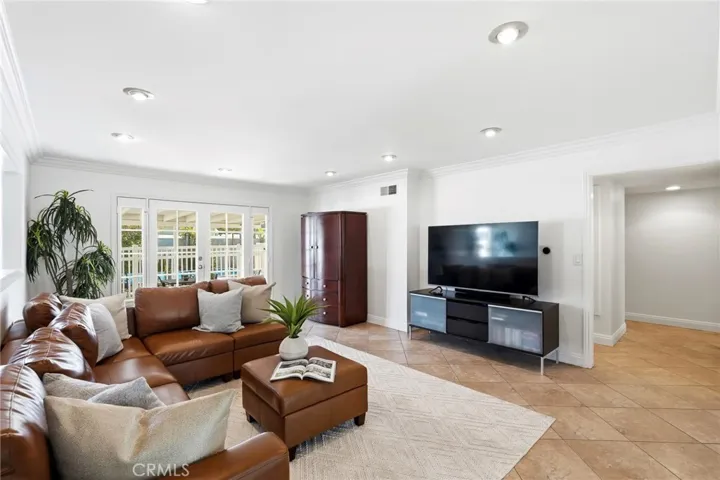 1110 E Meats Avenue, Orange, California 92865
