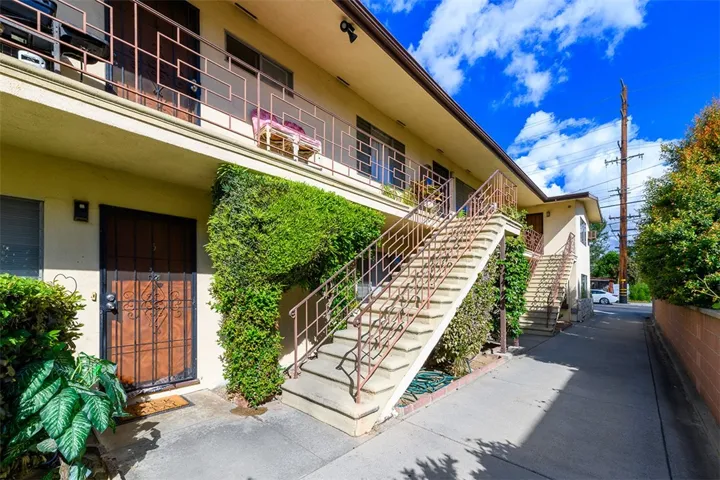9614 Live Oak Avenue, Temple City, California 91780