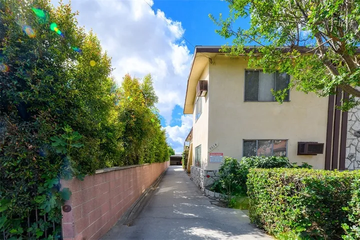 9614 Live Oak Avenue, Temple City, California 91780