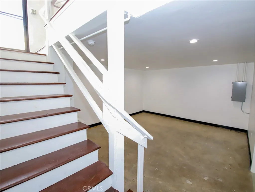 212 N San Fernando Boulevard, Burbank, California 91502 — photo 4