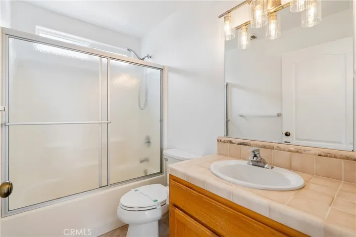 Downstairs full bathroom