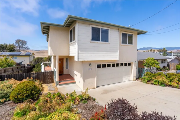 Well Maintained Home with a 2 car garage in a quiet neighborhood within short distances to downtown Morro Bay and Shopping