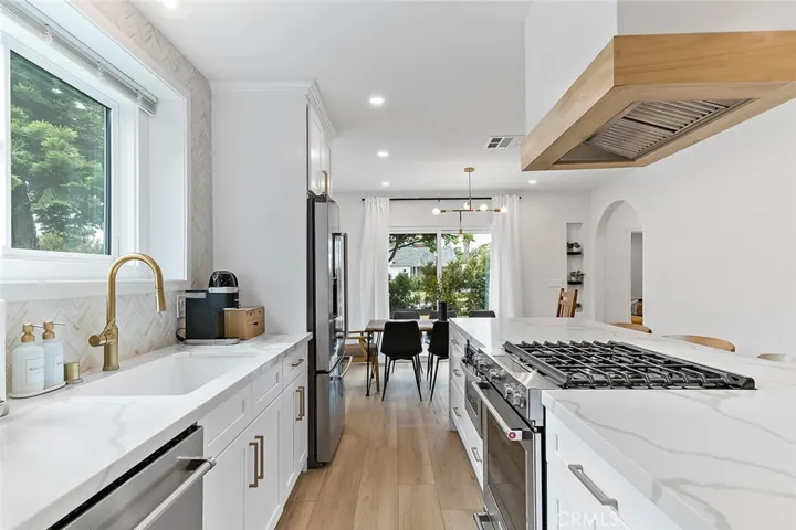 2925 W Oak, Burbank, California 91505