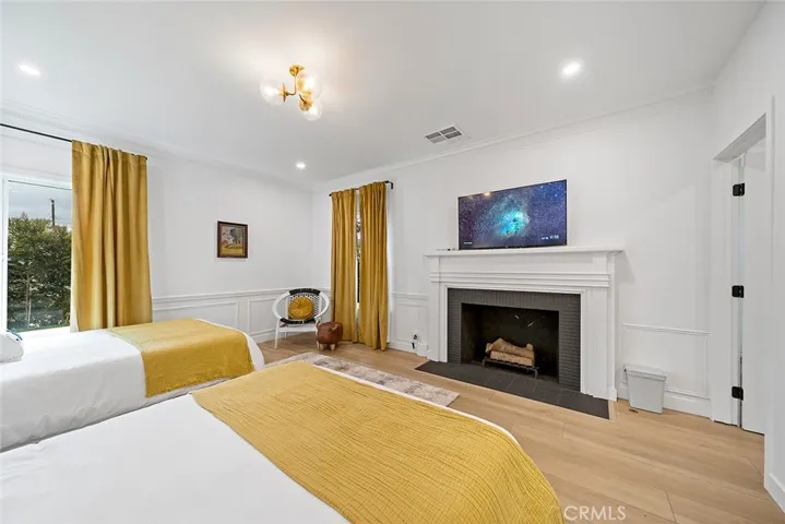 2925 W Oak, Burbank, California 91505