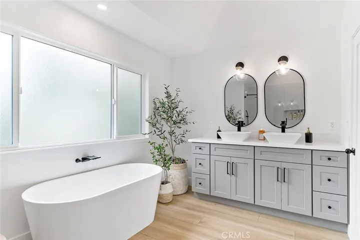 2925 W Oak, Burbank, California 91505