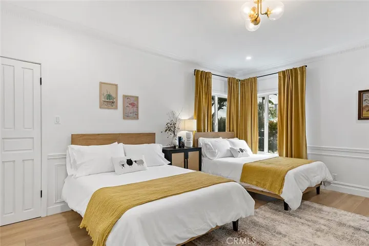 2925 W Oak, Burbank, California 91505