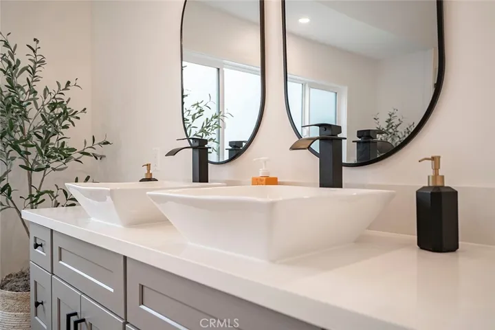 2925 W Oak, Burbank, California 91505