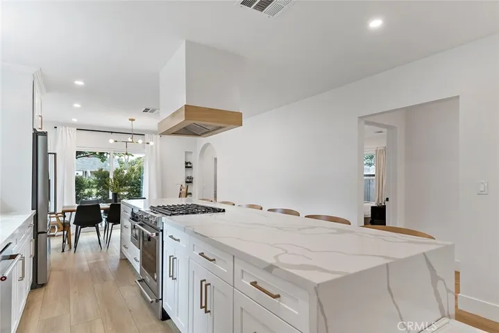 2925 W Oak, Burbank, California 91505