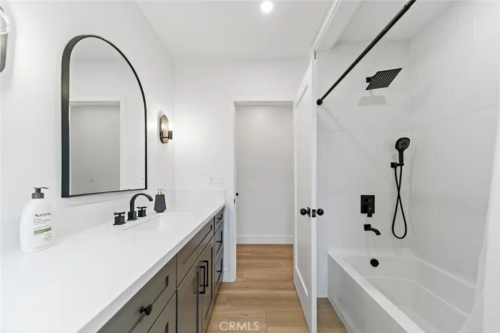 2925 W Oak, Burbank, California 91505
