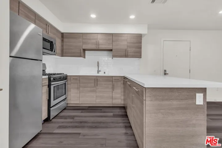 3667 Mentone Avenue 2, Los Angeles, California 90034