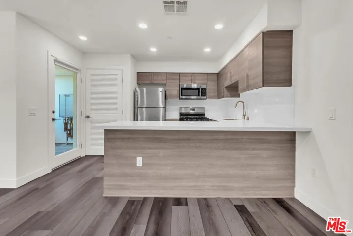 3667 Mentone Avenue 2, Los Angeles, California 90034