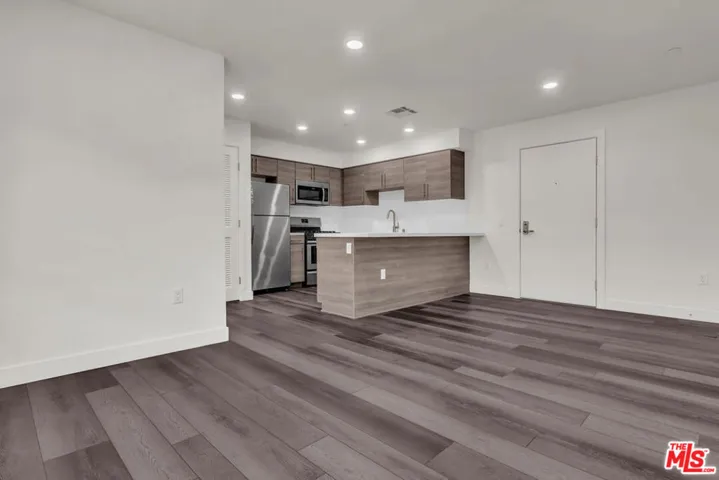 3667 Mentone Avenue 2, Los Angeles, California 90034