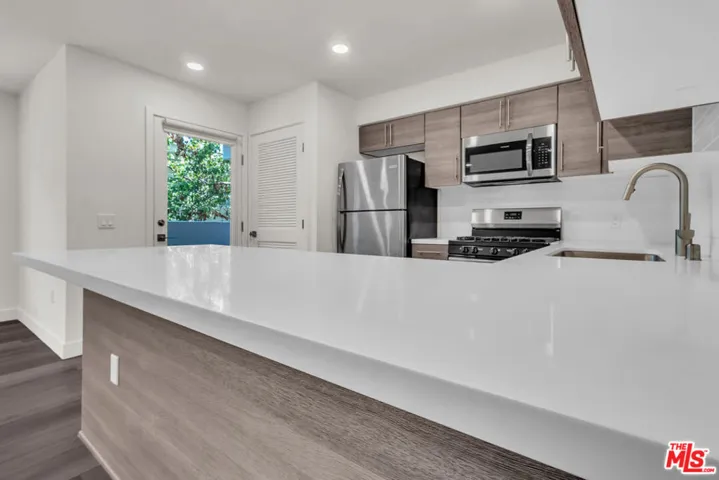 3667 Mentone Avenue 2, Los Angeles, California 90034