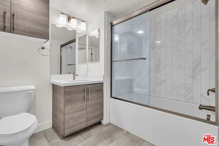 3667 Mentone Avenue 2, Los Angeles, California 90034
