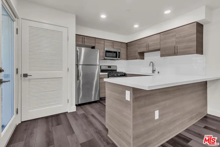 3667 Mentone Avenue 2, Los Angeles, California 90034